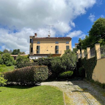 ROSIGNANO MONFERRATO – CENTRO PAESE - CASA INDIPENDENTE CON GIARDINO